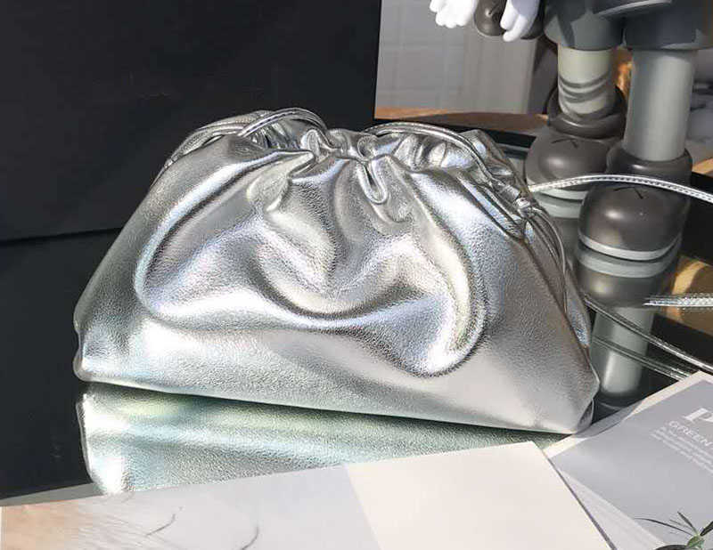 

Clutch Bags Designer Leather b Cloud Bag Soft Wrinkled Dumplings Meenger Luxury Handbags Women Designer Clutches Single Shoulder v Mini Pouch 2022 top quality, Silver