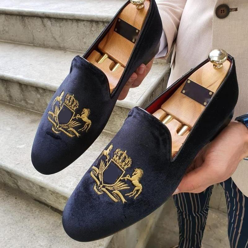 

Loafers Men Shoes Blue Faux Suede Embroidery Solid Color Slip on Round Head Flat Bottom Casual Business Chaussure Homeme DP243, Black