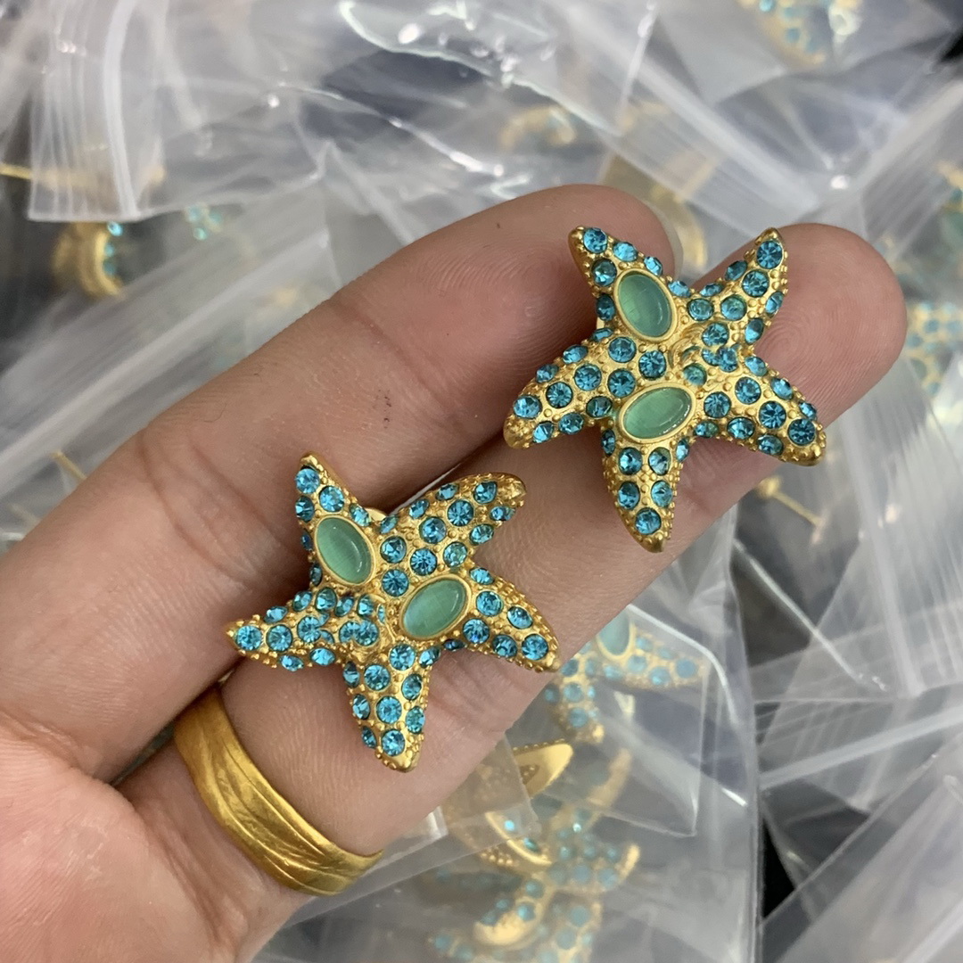

Fashion-Simple Ear Studs Elegant Sea Star Earrings Medusa head portrait colored diamonds starfish women sea travel holiday style ladies baroque Designer Jewelry AB