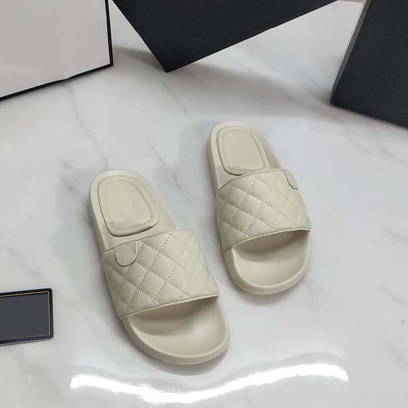 

Designer Platform Womens Slippers Fashion Mules Classic Beach Shoes Luxury Beige Ladies Sandals Retro Flip Flops Summer Rubber Loafers Flat Open Shoe With Metal, Black