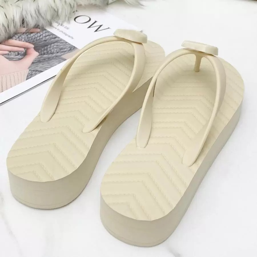 

slippers for my Lea Miozzi Rankin the white sneakers