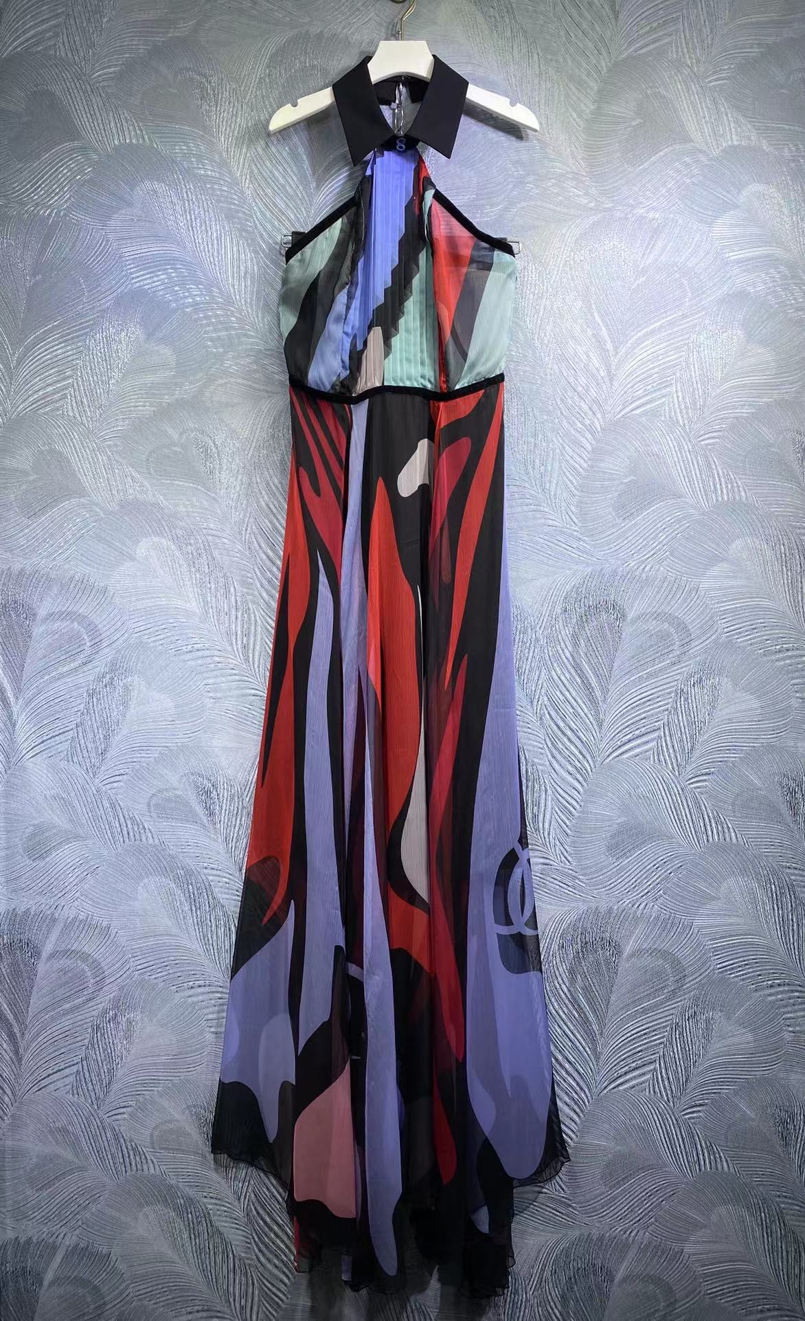 

High-quality summer runway style halter-neck backless silk blend dress, As picture