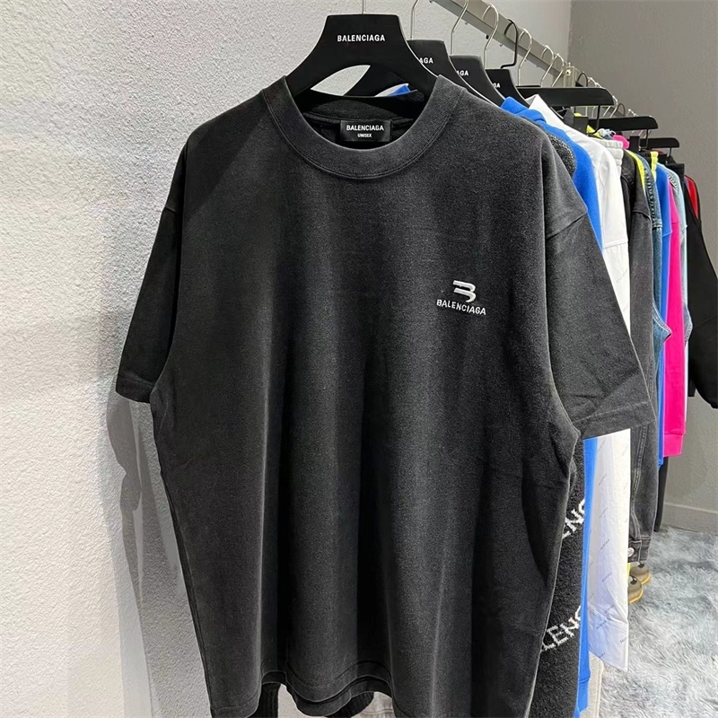 

Designer Mens T-shirt Balencaigass Original Paris spring summer hook pleated embroidery standard short sleeve loose version Unisex Tshirt, Light gray