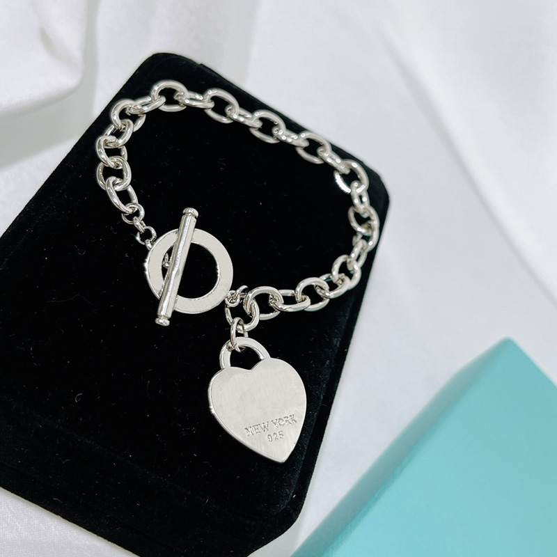 

925 Sterling Silver Bracelet For Woman Luxurys Designers Heart Jewelry Women Love Chains Propose Gift Designer Pendants Locked Bracelets