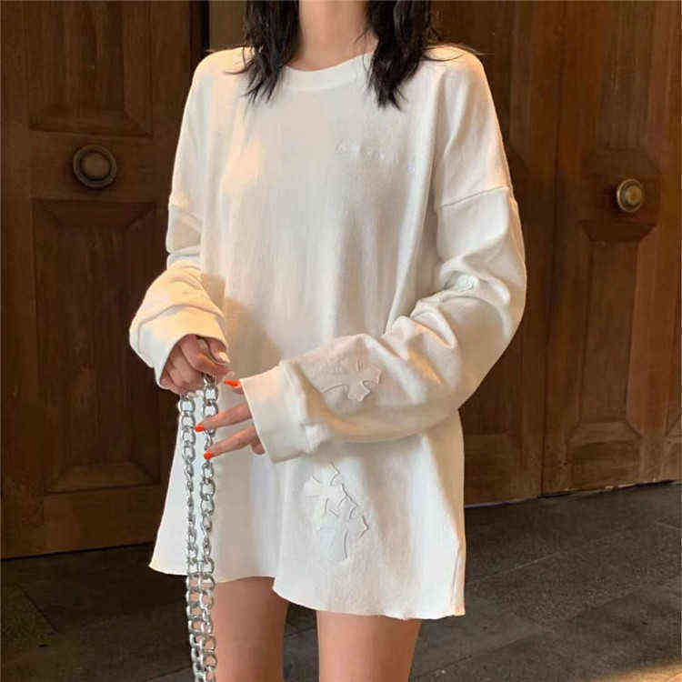 

Skin Crotchen Embroidery Sanskrit Loose Fitting Men's and Women's Sweater, White