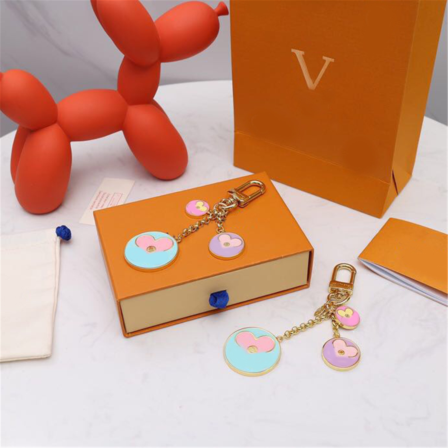 

Brand Designer Keychains High Quality Fashion Women Men Fashionable Handmade Keychain Alloy Stylish Round Flowers Buckle Designer Luxury Key Chain Bag Ring