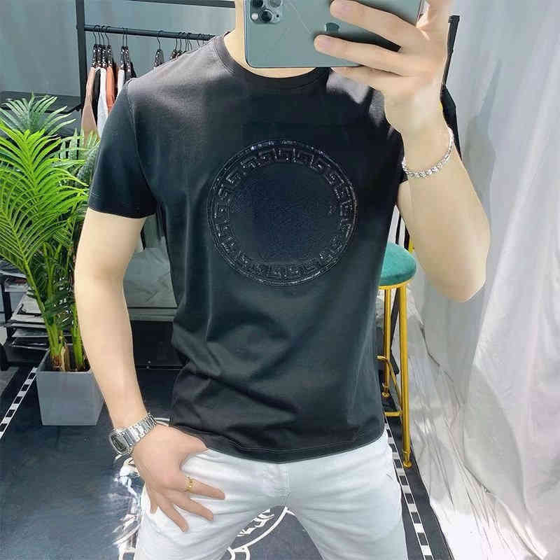T-shirt de la soie glacée Matériau à glissement masculin Slim Fit Half mandeve Head Medusa courte paillette de mode marque de mode T-shirts d'été