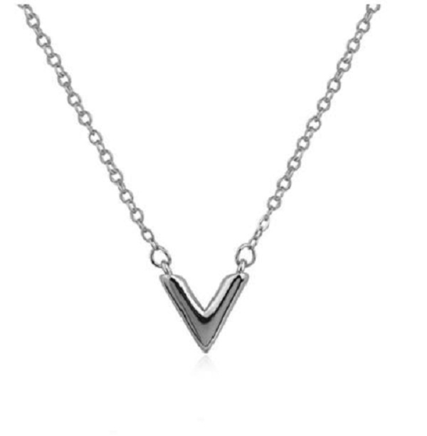 2022 extravagant V pendentif colliers classique designer mode amour coeur titane acier collier femmes fiançailles bijoux en gros