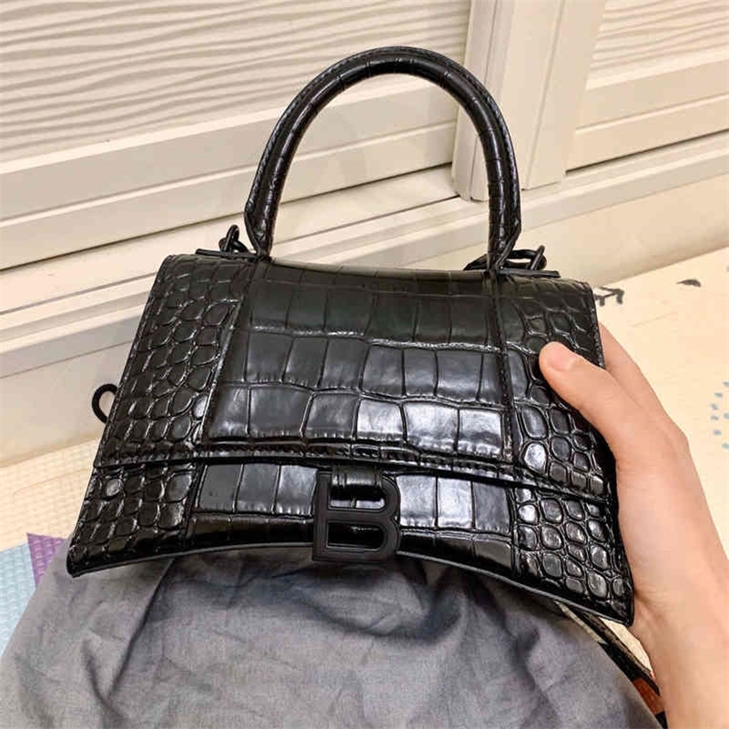 

Balenciga Handbag French Designer Minority Bag Women's 2022 Fashion High Sense Hourglass Versatile Single Shoulder Messenger Crossbody, Small crocodile black (gold hardware)