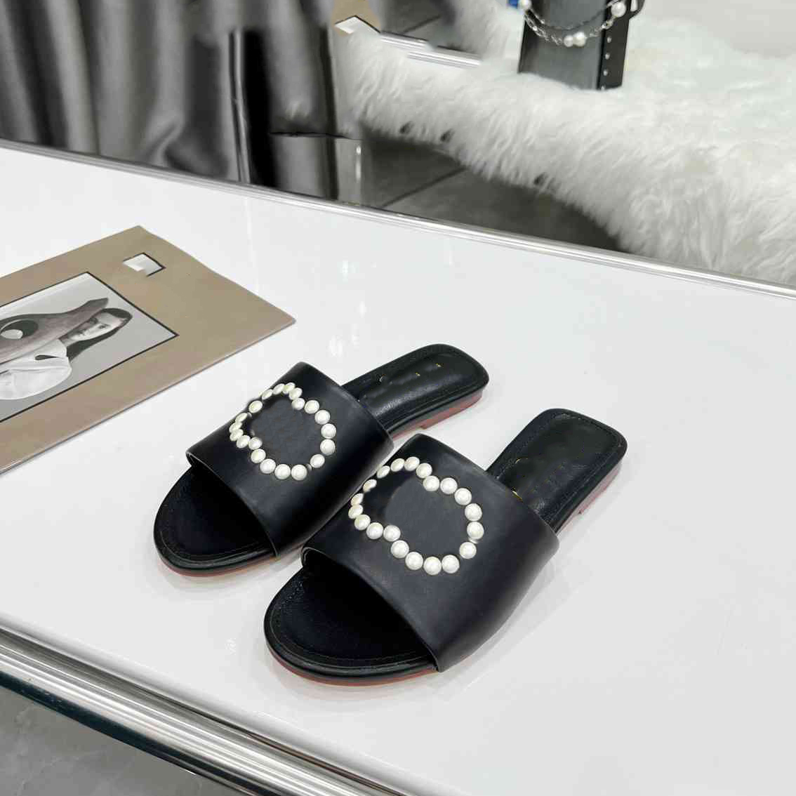 

High Quality Beach Shoes Platform Slippers Designer CC Women Sandals Red Multicolor Alphabet Leather Thick Sole Channels greedddd