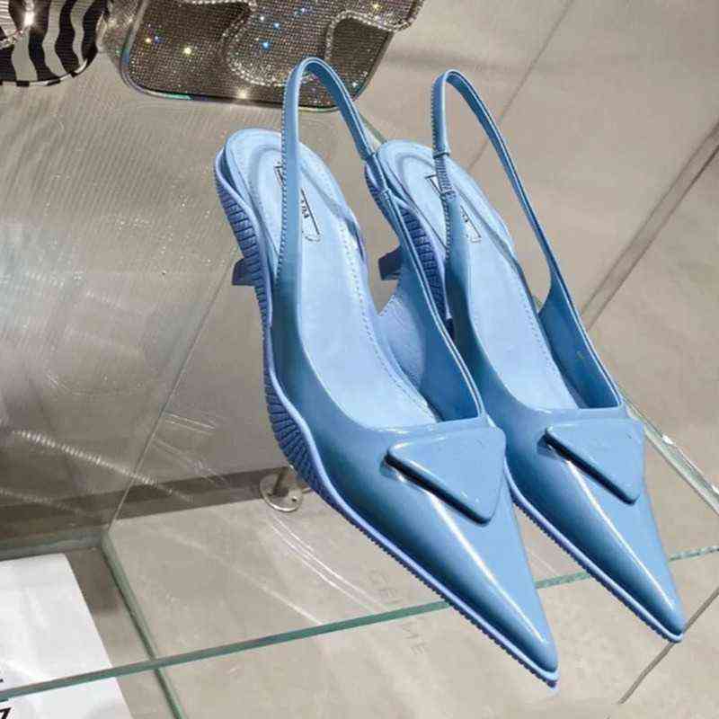 

2022 Sandals spring and summer catwalk show new p-triangle standard pointed Kitten Heel women's French small fashion home, Black