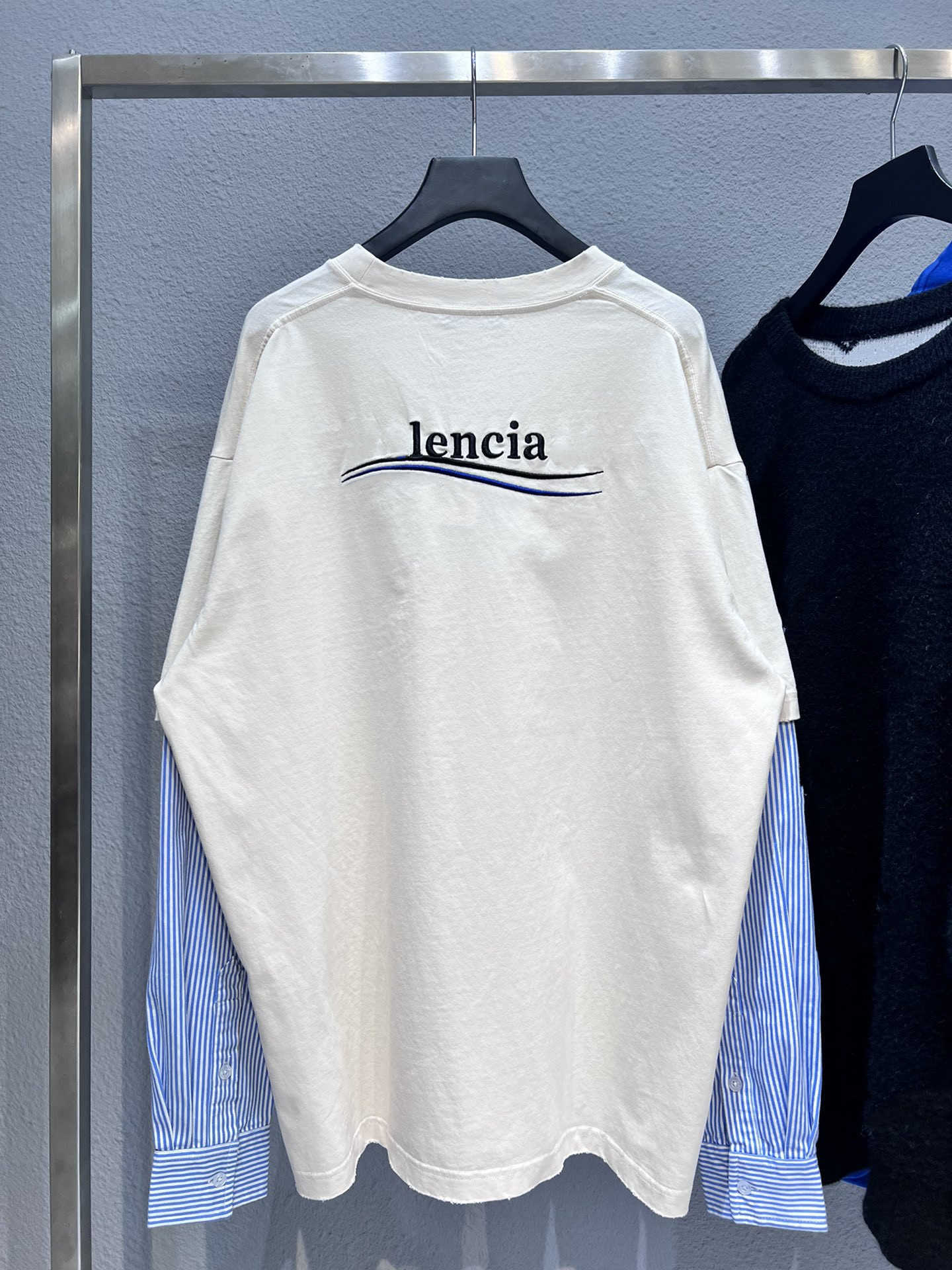 

Men's Hoodies Correct version 22 new coke wave embroidered couple men's and women's fake two piece splicing long T-shirt ins tide brand, Beige