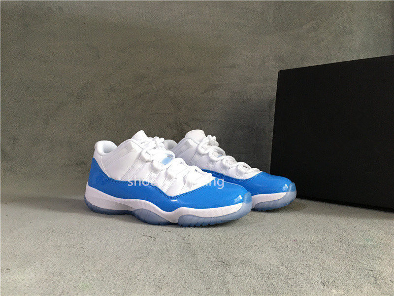Jumpman 11 Chaussures rétro basses UNC CAROLINE DU NORD BLEU Chaussures de basket-ball en fibre de carbone véritable Baskets de sport en plein ai