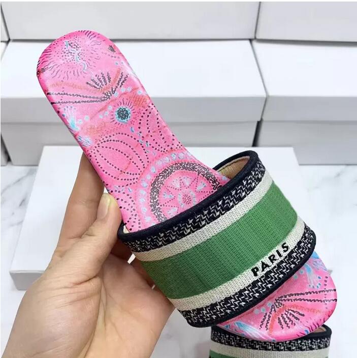 

2022 Designer Leather women Sandals Summer Flat 'sSlipper fashion beach woman Big Blue head Rainbow letters slippers with box