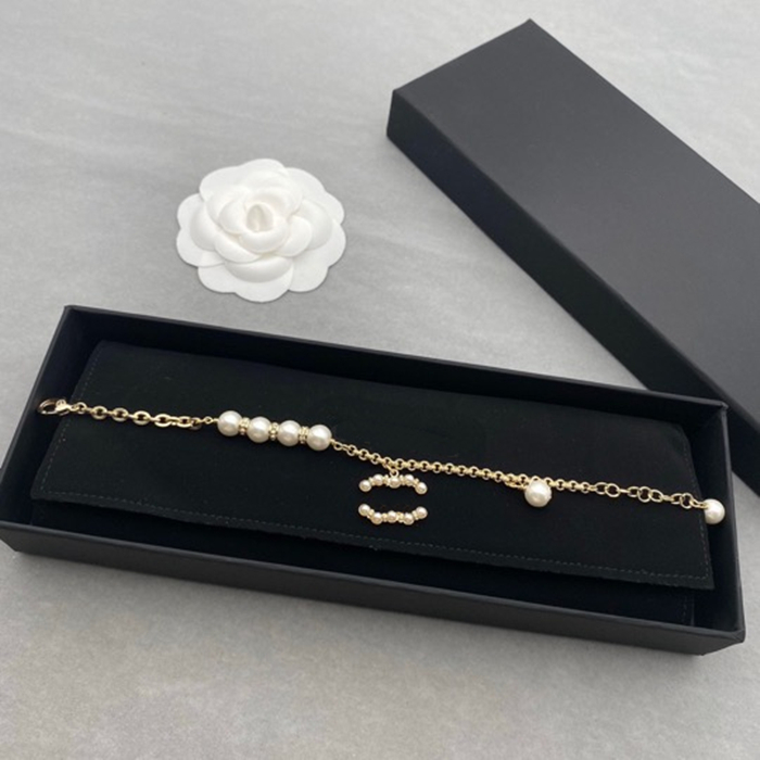 

2022 New Women Bracelets Luxury Designer Diamond Pearl Gold Plated Jewelry Simple Rope Chain Adjustable High Quality Personality Wrist Decoration Accessories