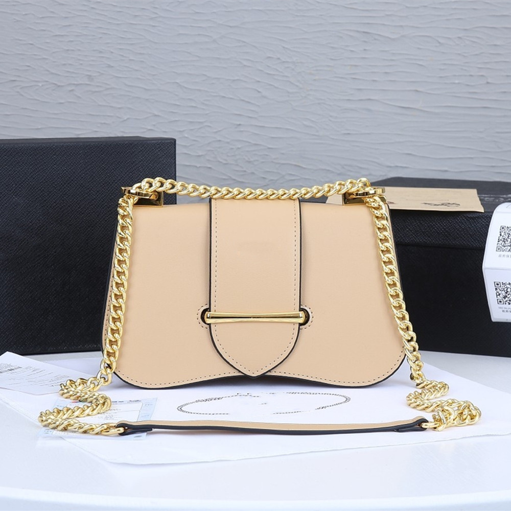 

2022 new women shoulder bags messenger stereotyped chain bag Genuine Leather handbag cute age-reducing all-match fashion classic small square ladies saddle bag, 001