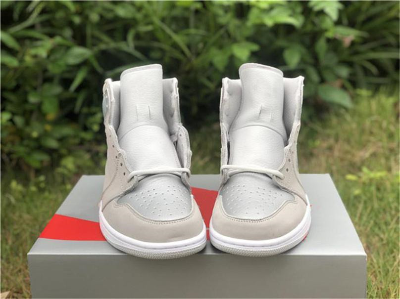 

Authentic 2022 1 High OG Japan 2001 2022 CO.JP Men Basketball Shoes Neutral Grey White Metallic Silver 1S Sports Shoes Sneakers 7-13