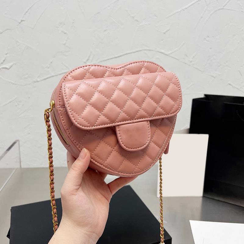 

22Ss France Designer Heart Love Style Bags Quilted Matelasse Chain Crossbody Shoulder Gold Hardware Mini Outdoor Sacoche Cute Cosmetic Luxury Handbags 19*16CM, Customize