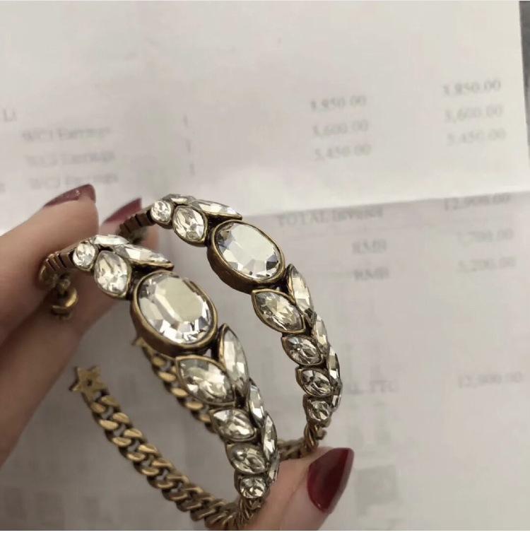 

Hoop & Huggie Pure Brand Desinger Letter Retro Vintage Elegant Earrings Leaves Grain Crystal Stud For Women Party Jewelry GiftHoop