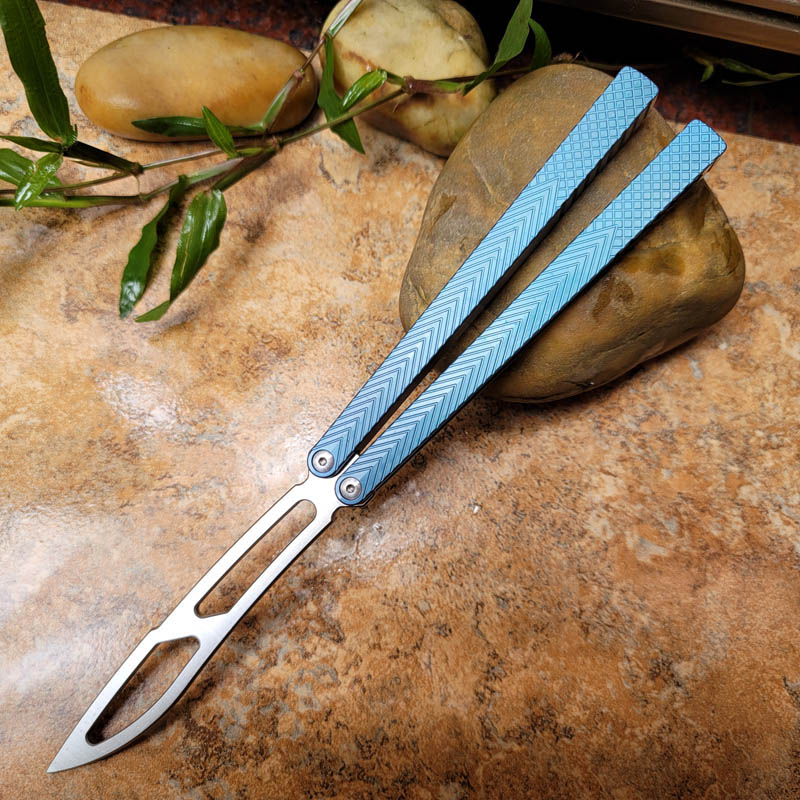 

New Theone Balisong Butterfly Trainer Training Knife Not Sharp D2 Blade Titanium Handle Shaft sleeve system Hunting Self Defense J1190543