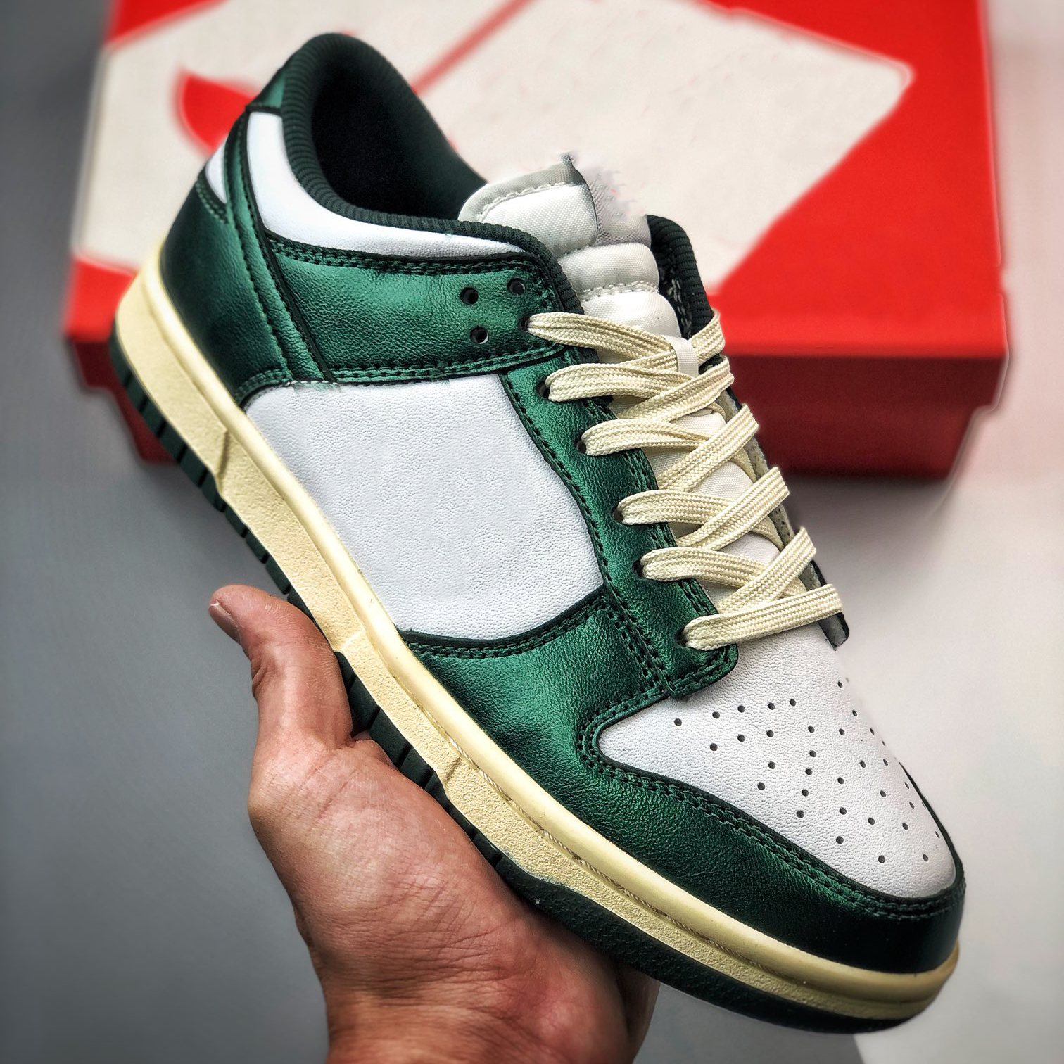 

Designer New Low Retro Running Shoes Skateboard Shoe Casual Sneaker Vintage Green Men Women Sports Shoes, Box