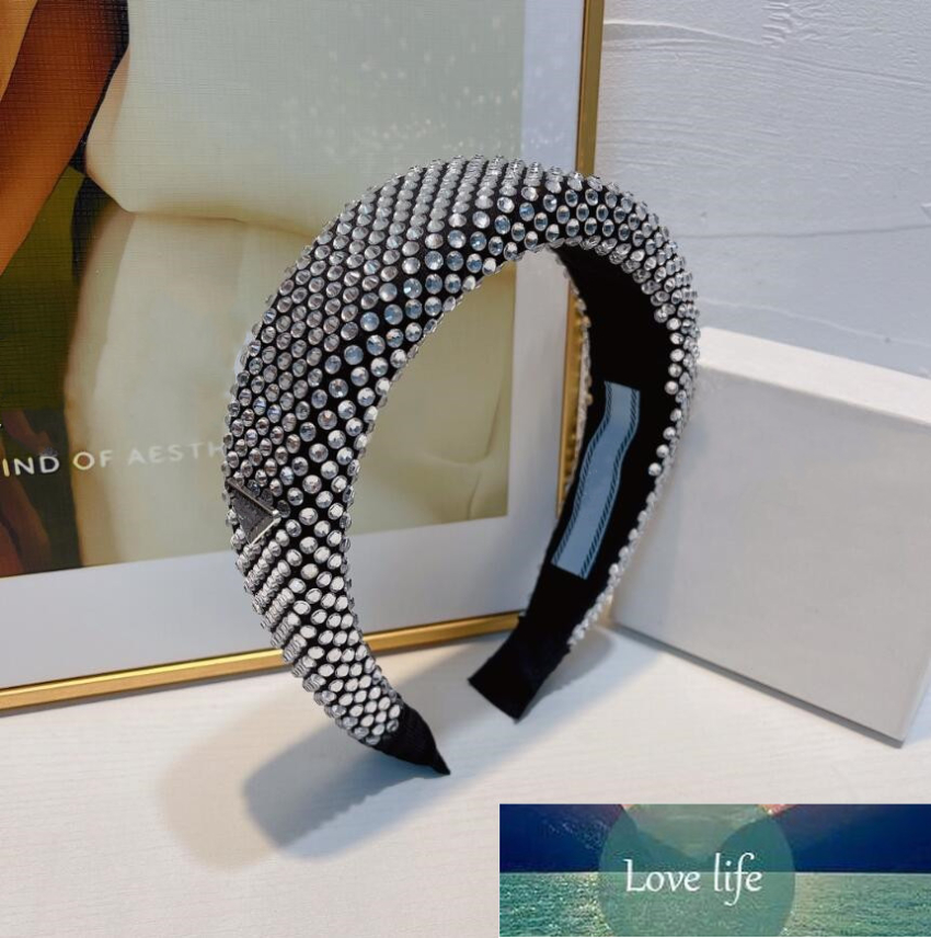

Retro Classic Inverted Triangle Light Luxury Full Diamond Headband All-Match Fashion Hairpin Hair Accessories Female with Letters