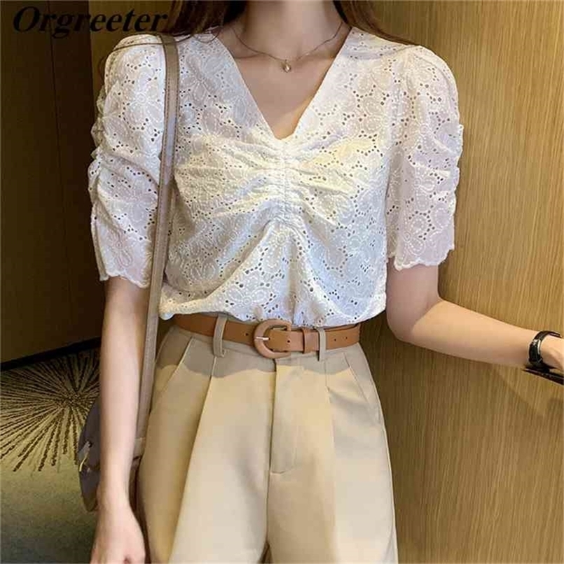 

Temperament Flower Embroidery Hollow out White Lace Shirt Women's Summer Short-sleeved Ruched V-neck Fashion Blouse 210602