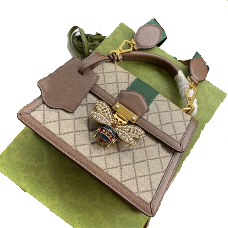 

Width 22cm 25cm Luxury Designers Shoulder Fashion Bags Messenger Mens Handbags Three Style Backpack Tote Crossbody Purses Womens Leather Clutch Wallet bag HQG519, Red + letter