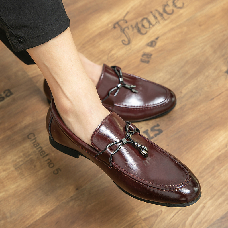 Loafers Men Shoes PU Solid Color Casual Round Toe Comfortable Breathable Light One Slip Lazy Tassel Leather Shoes DP371