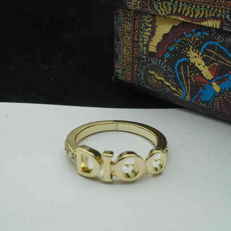 D Année de la famille Nouvelle lettre Femme Star's Même laiton Diamond 2022 Tide Brand Fashion Design Collier Bracelet Ring Moucles d'oreilles