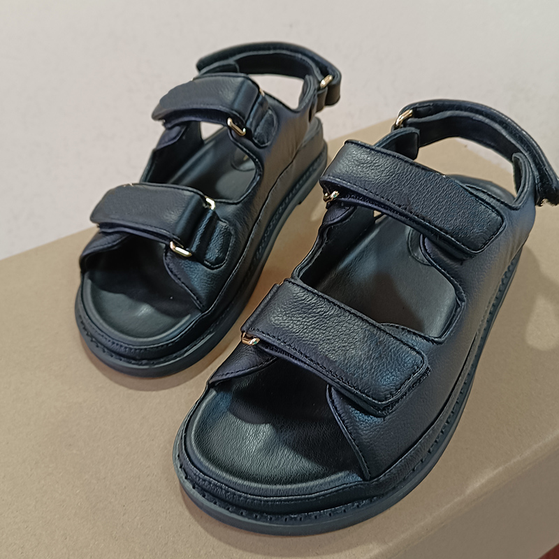 

Casual Womens Sandals Top quality Genuine Leather classic Water drill buckle cool Shoes Luxury Designer Flat heel Versatile comfortable Large size Sandal 35-43, Pink