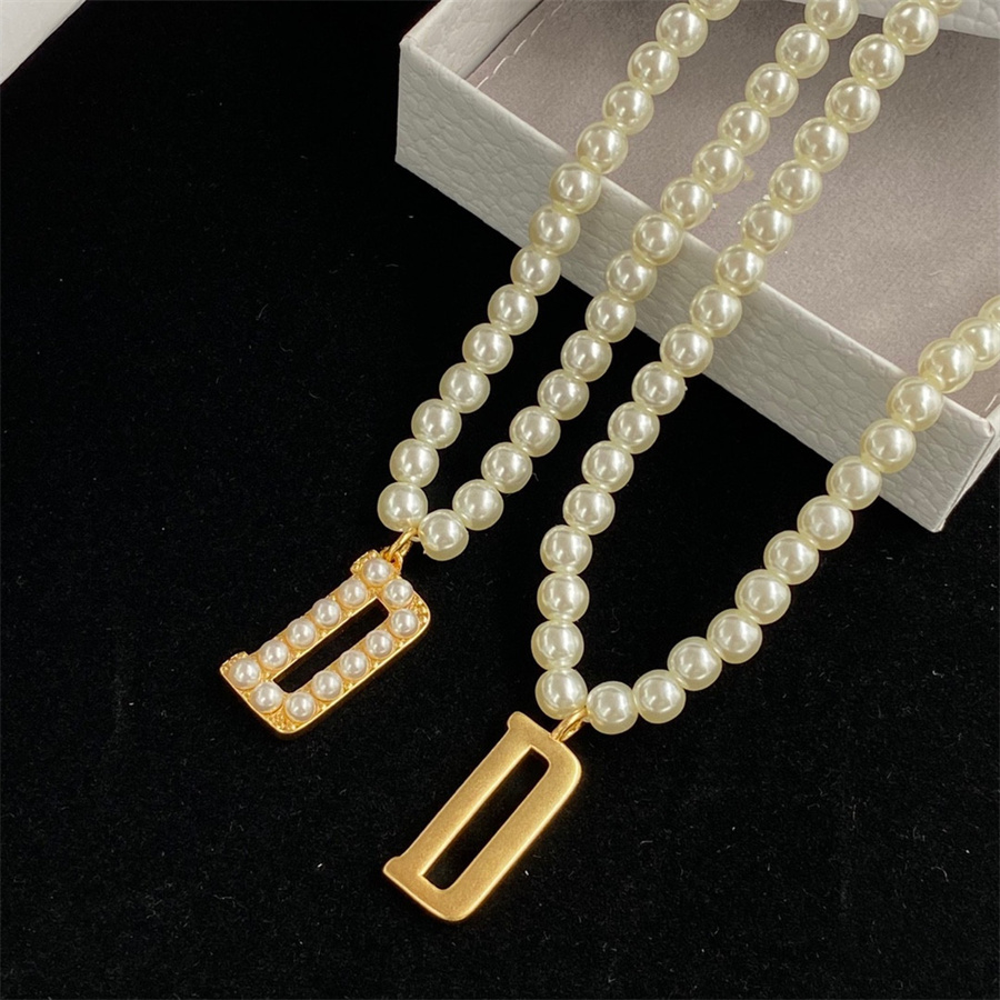 

Elegant Necklace Fashion Pendant Necklaces Suitable As A Gift for Woman Exquisite Jewelry Good Quality