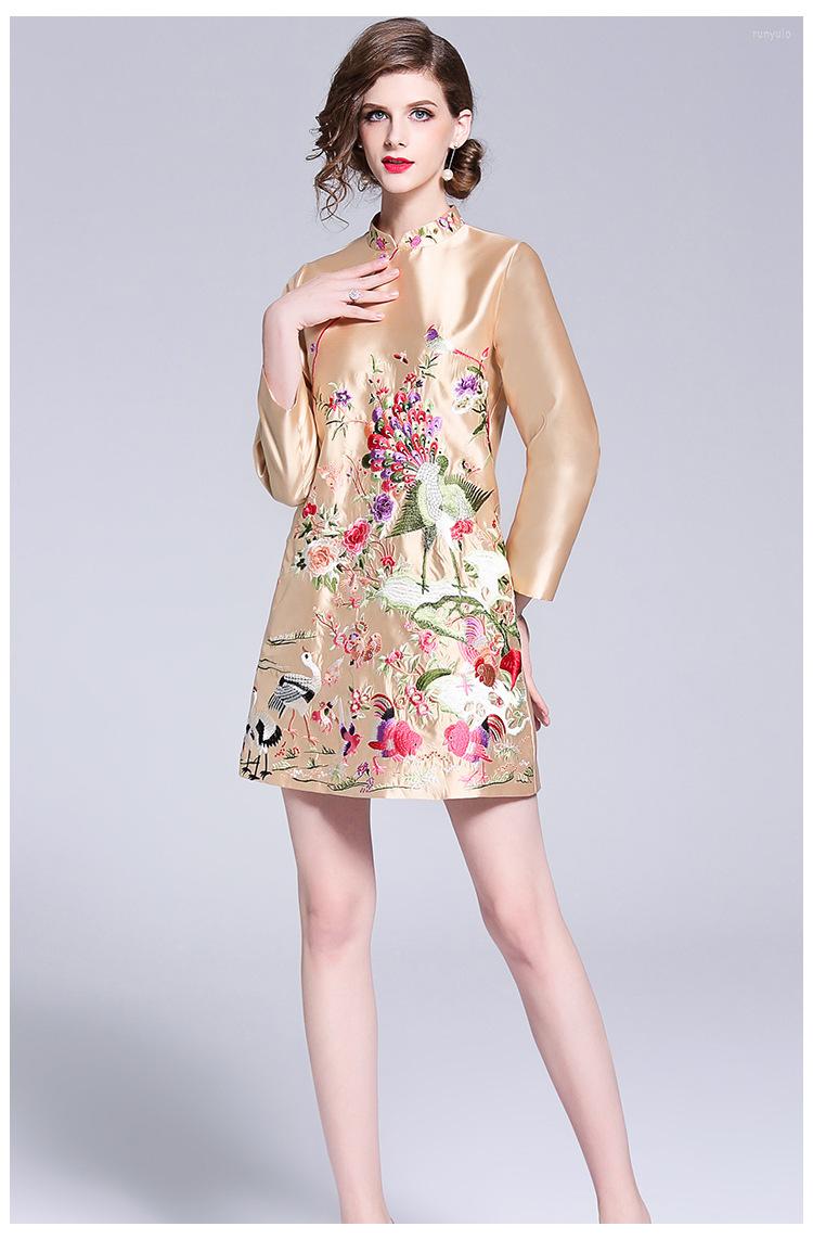 Robes décontractées Automne Design original Style chinois Haut de gamme Brodé Grande taille Améliorée Slim Cheongsam Robe pour femmesCasual