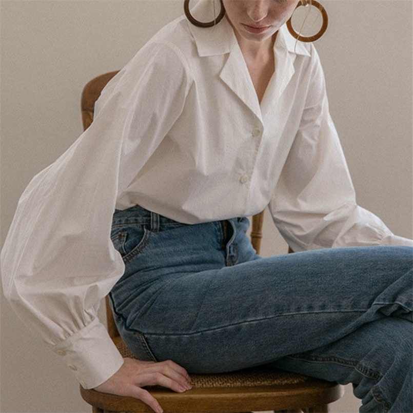 

QWEEK Cotton White Blouse Women Lantern Sleeves Vintage Shirts Button Up Long Sleeve Top Spring Fashion Office Ladies Chic 220407