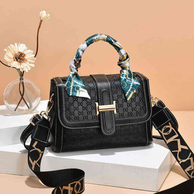 

Large capacity new women's diagonal simple ribbon portable one shoulder small square bag Purses, Black