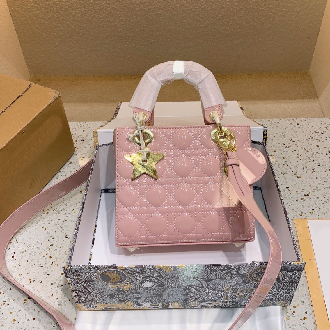 

lady bag Luxurys Top designers 2022 Women Quality Ladies Crossbody handbag Fashion handbags mother shoulder bags totes Thread wallet, Vip\