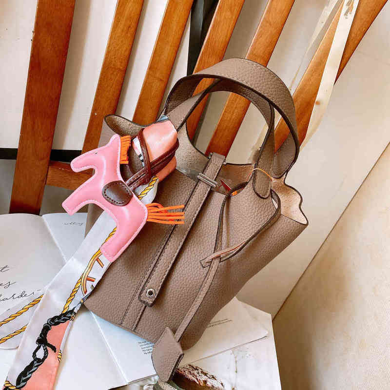 

Pan's Heme Designer Handbags Ke11ys Basket Food Bag Leather Elephant Gray Bucket Lychee Pattern Togo Large Cap