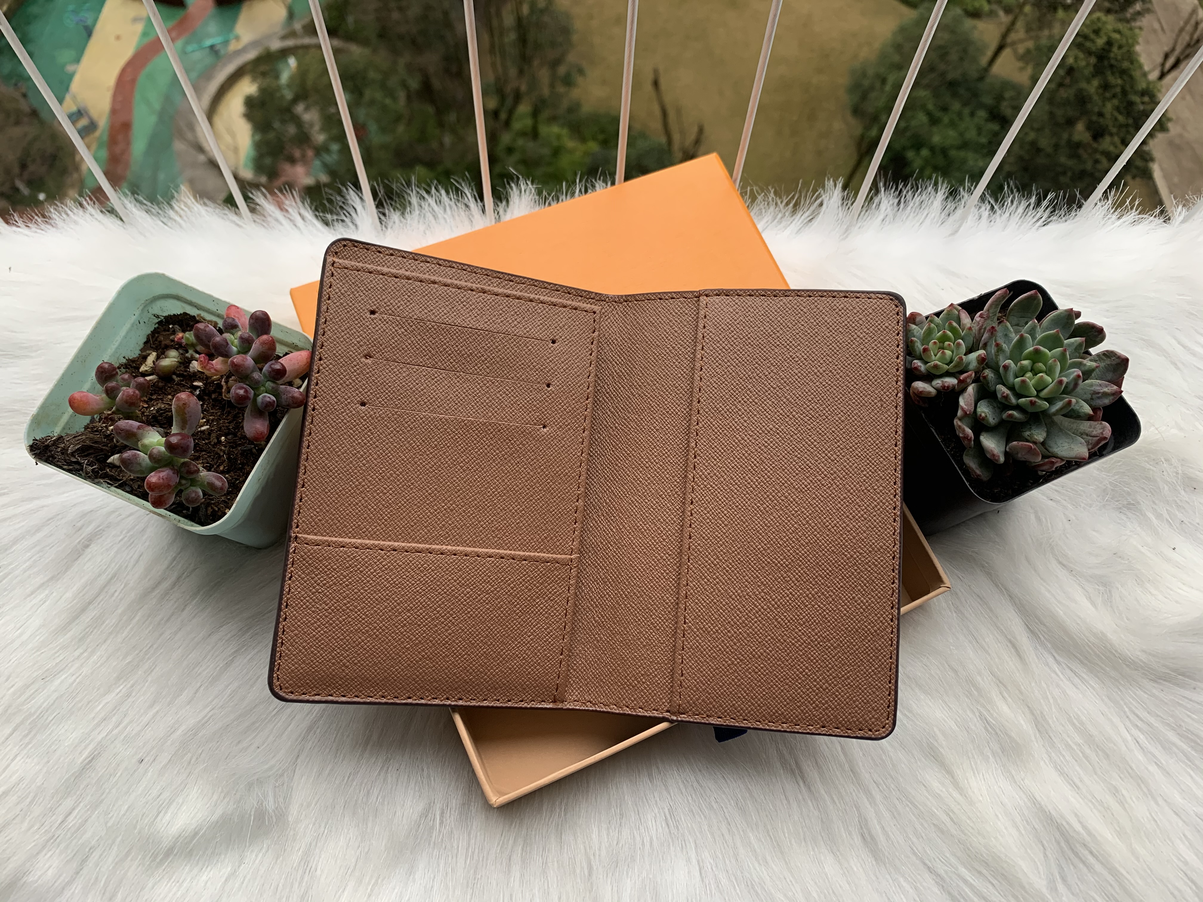 

Women leather passport cover credit card holder men business travel passport holder wallet covers for passports carteira masculina with box, Black plaid