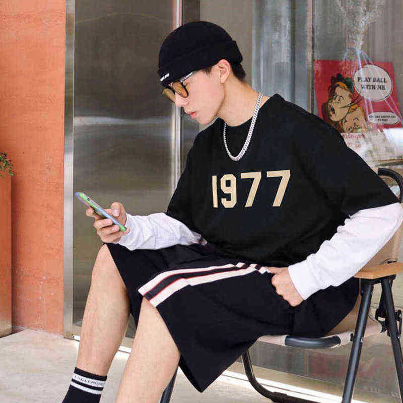 Fashion Essentials Designer Couples t shirts Double Thread Flocking 1977 Short Sleeve Casual High Street Trend Men's and Women's Summer