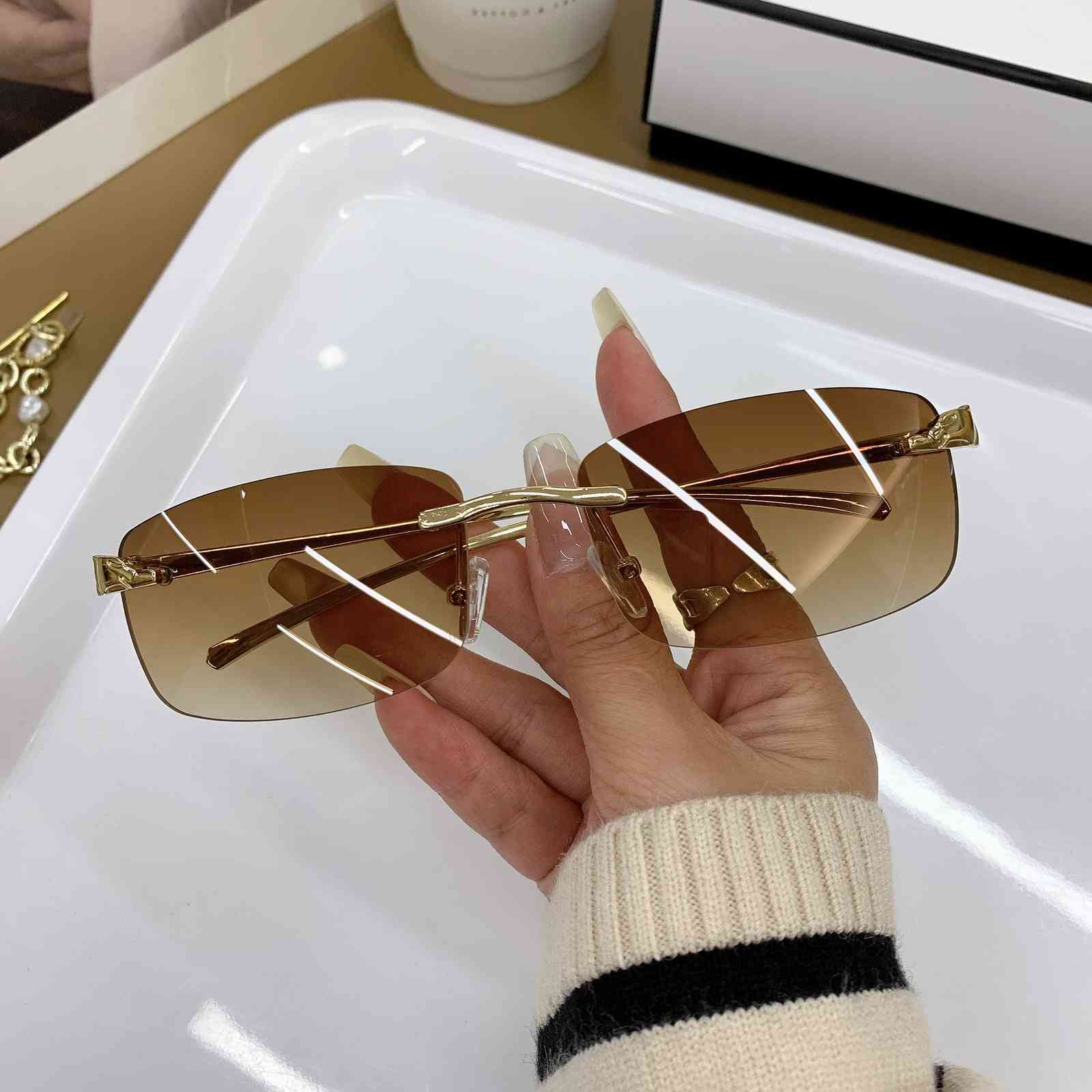 

Kammpt Fashion Sexy Framels Women Sunglass Men Vintage Brand Digner Shad Eyewear Oculos De Sol Uv400