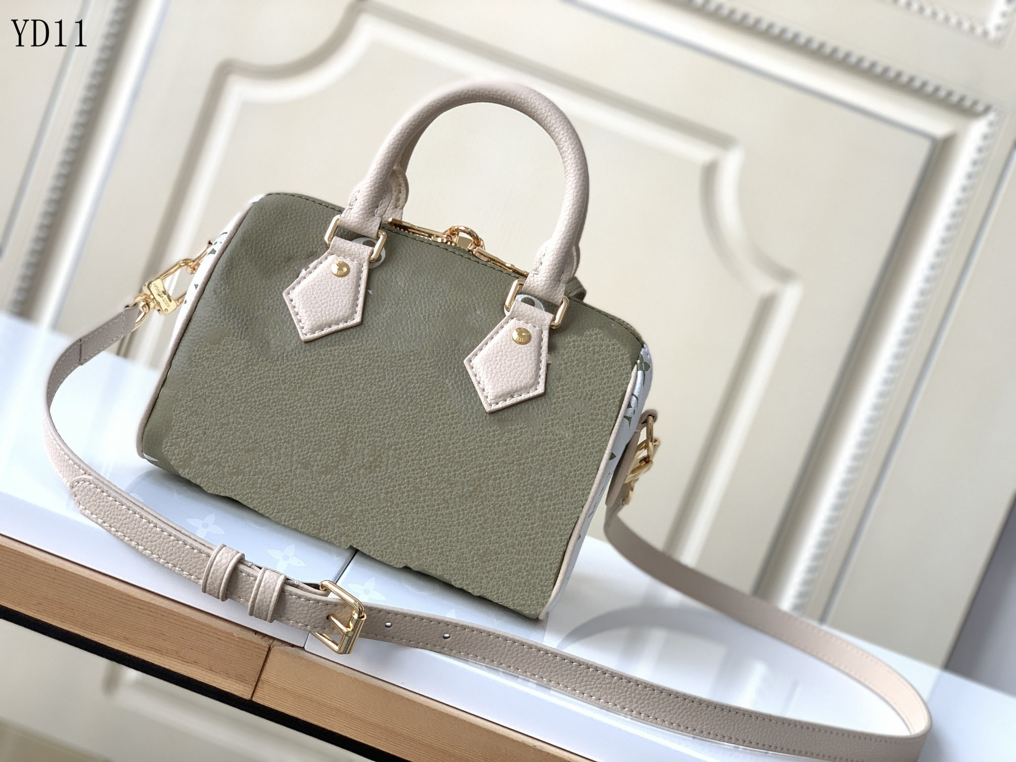 

Quality Shoulder Bag 20 SPEEDY Purse Boston Totes Designer Pillow Handbags Women Crossbody Messenger Bags High-Capacity Classic Design M46118, Black/white embossed pattern