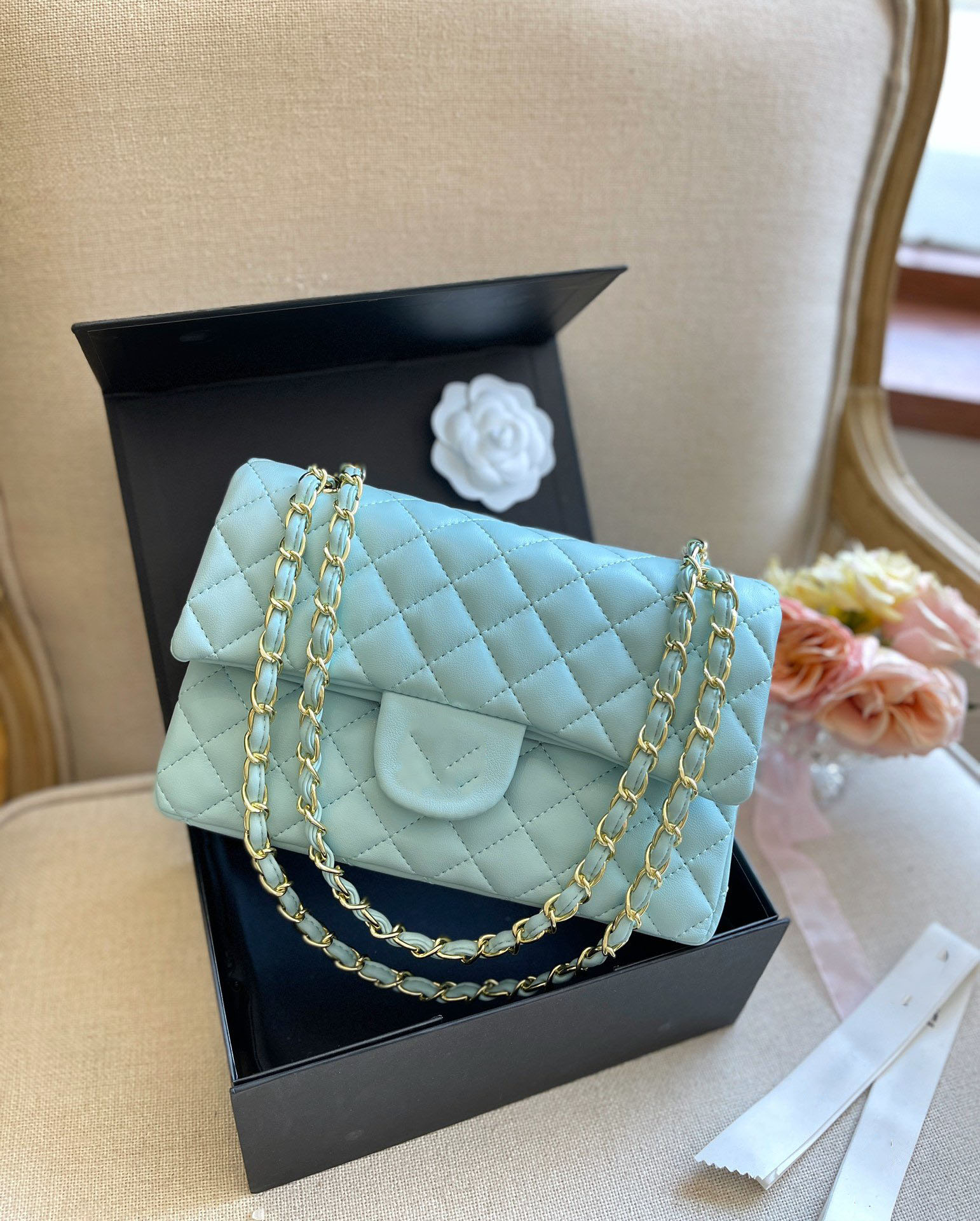 

women's designers shoulder bag Luxury tote purse handbag message bags cluth top quality brand classic leather Crossbody quilted double 25CM Gold chain Gift box, White gold chain