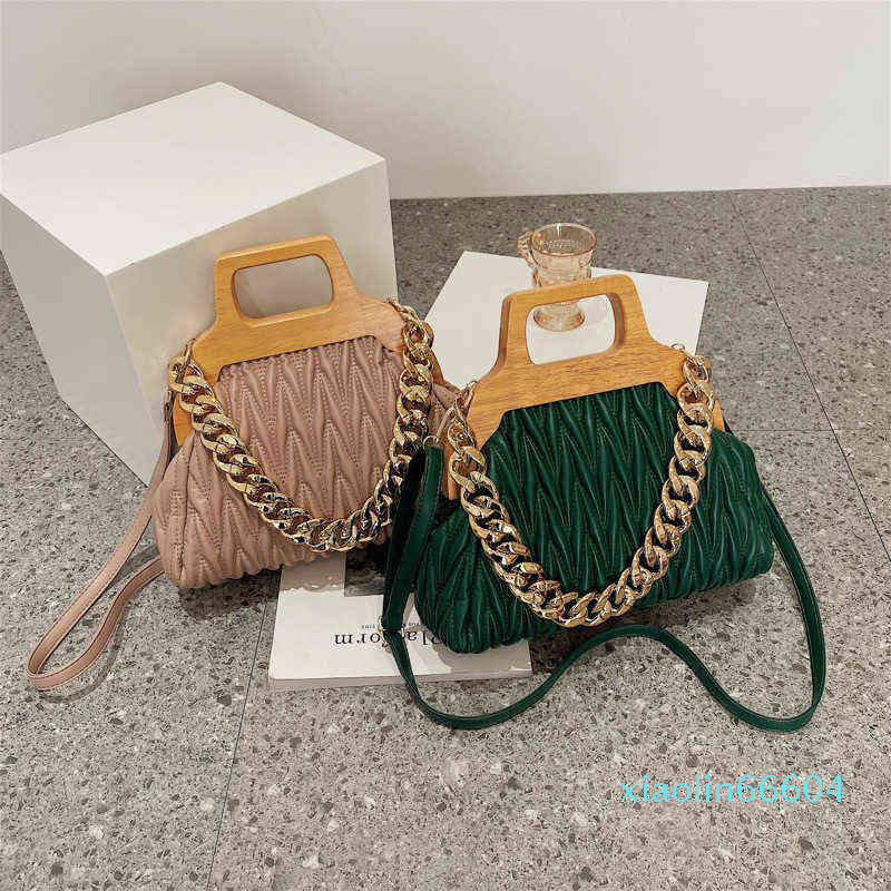 

Designer-Evening bag wooden portable women's bag quilted embroidery pleated chain female cloud, Pink