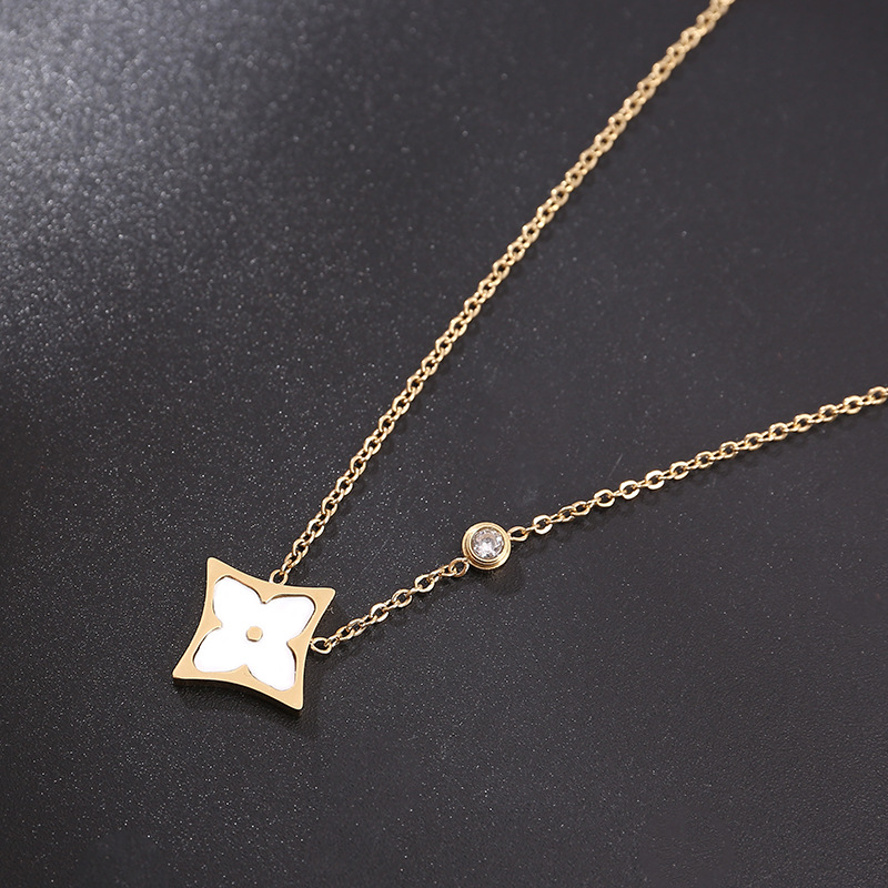 

Classic Design Clover Pendant Necklace 18k Gold Jewelry for Women Gift