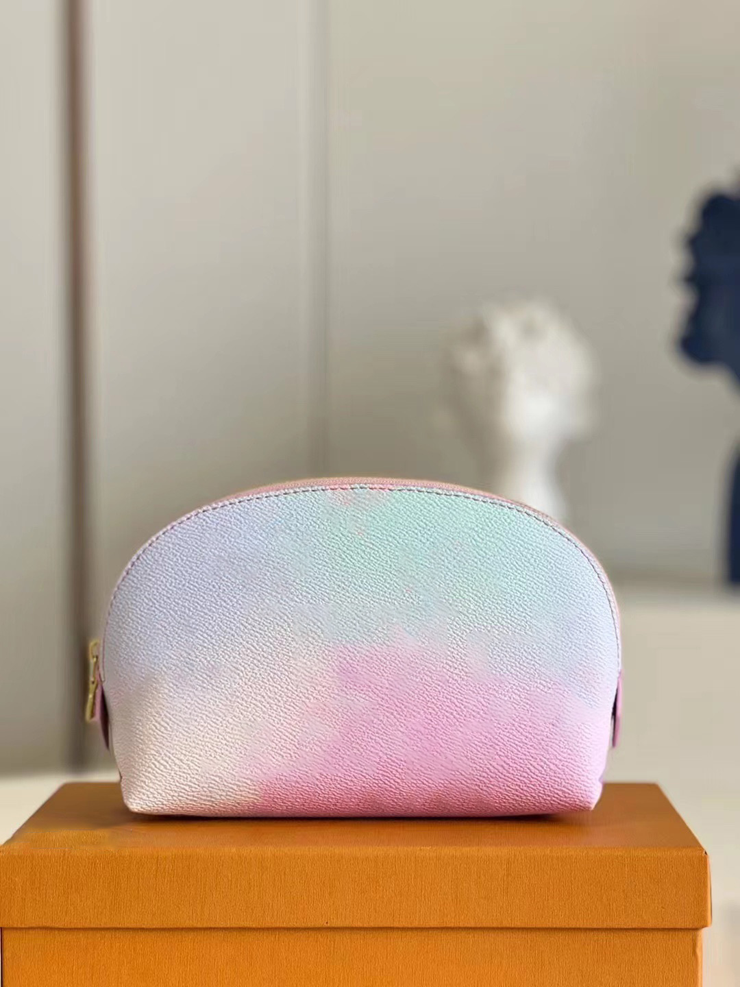 

brand designer Women cosmetic bags organizer famous 3-color gradient makeup bag travel pouch make up coin purse ladies clutch purses organizador toiletry bag 59922, As picture