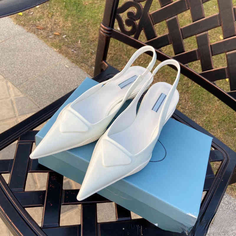 

2022 spring and summer new Kitten Heel Sandals P home triangle one-line with Baotou thin heels sandals women look thin and versatile, Light blue