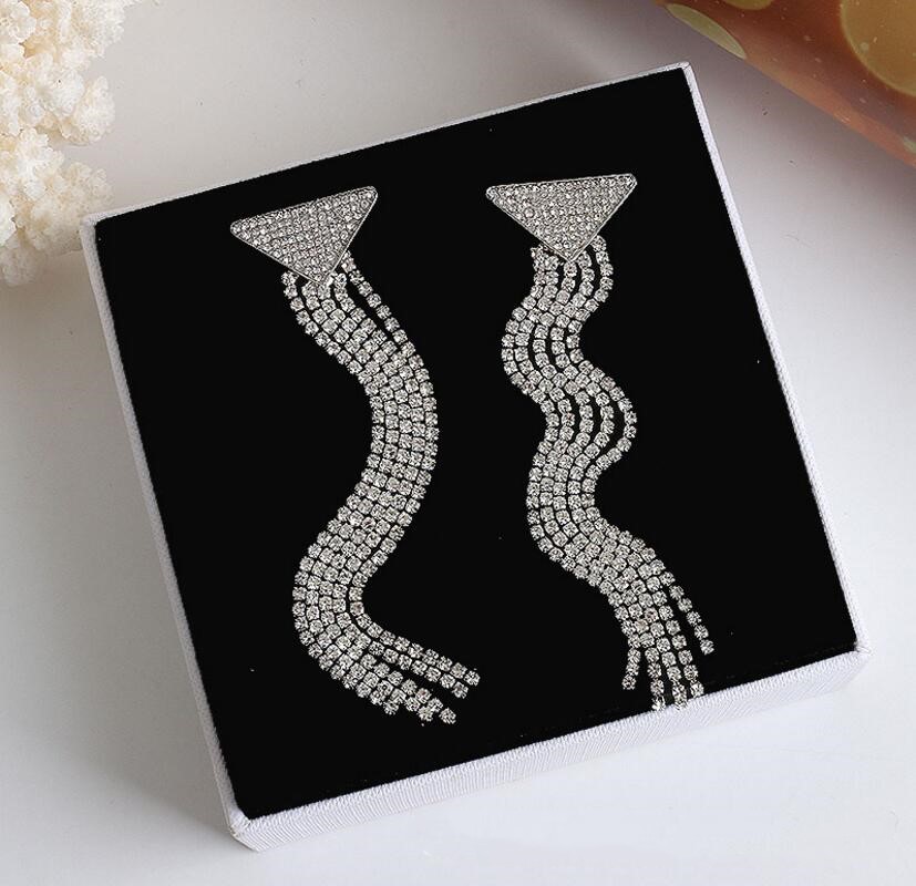 

European and American letters Dangle & Chandelier silver needle face small long tassel ear clip female high quality fast delivery