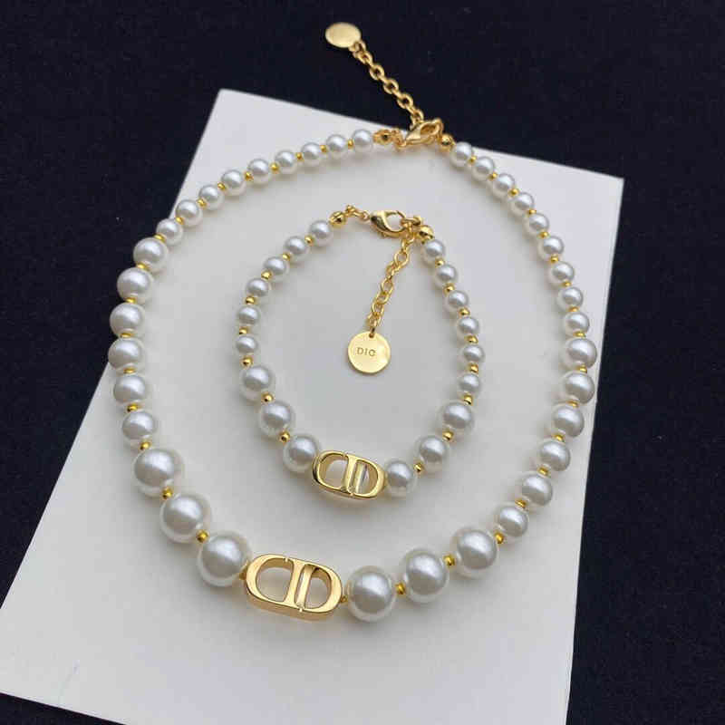 

2022 New Fashion Designer Jewelry necklace pearl bracelet female cool wind jewelry high quality clavicle chain