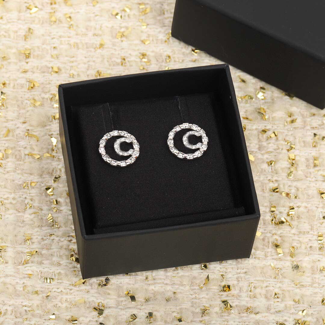 

2022 Top quality Charm stud earring round shape with sparkly diamond in platinum color for women wedding jewelry gift have box stamp PS7761