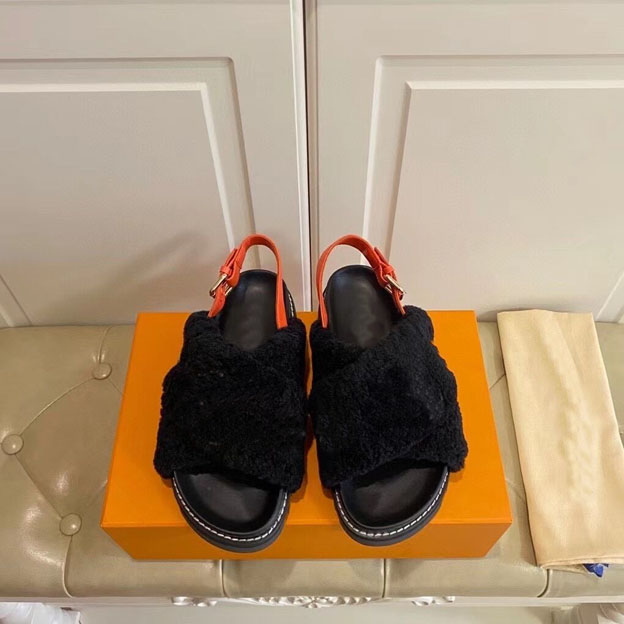 

Fashion-Hot Sale-The latest cross winter high-end soft women's slippers designer fashion white and black anti slip sandals 35-40